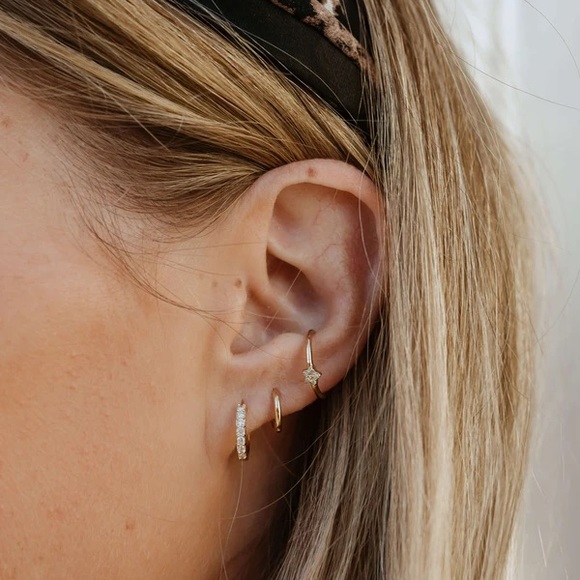 Last 1! Plain Gold Huggie Hoop Earrings - Picture 4 of 7